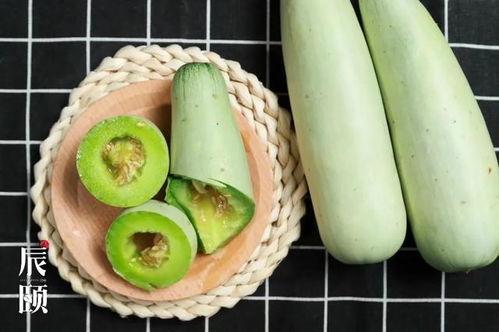 茼蒿妈吃羊角蜜瓜,揭秘羊角蜜瓜的诱人魅力