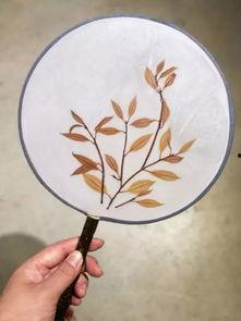 折叠团扇吃瓜,折叠团扇中的夏日风情