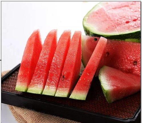 自由吃瓜基组,揭秘网络时代的“吃瓜群众”现象