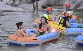 江西平江吃瓜,夏日吃瓜盛宴,品味地方特色美食