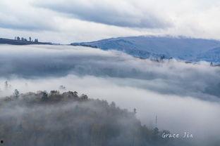 喀纳斯吃瓜,尽享夏日田园风光